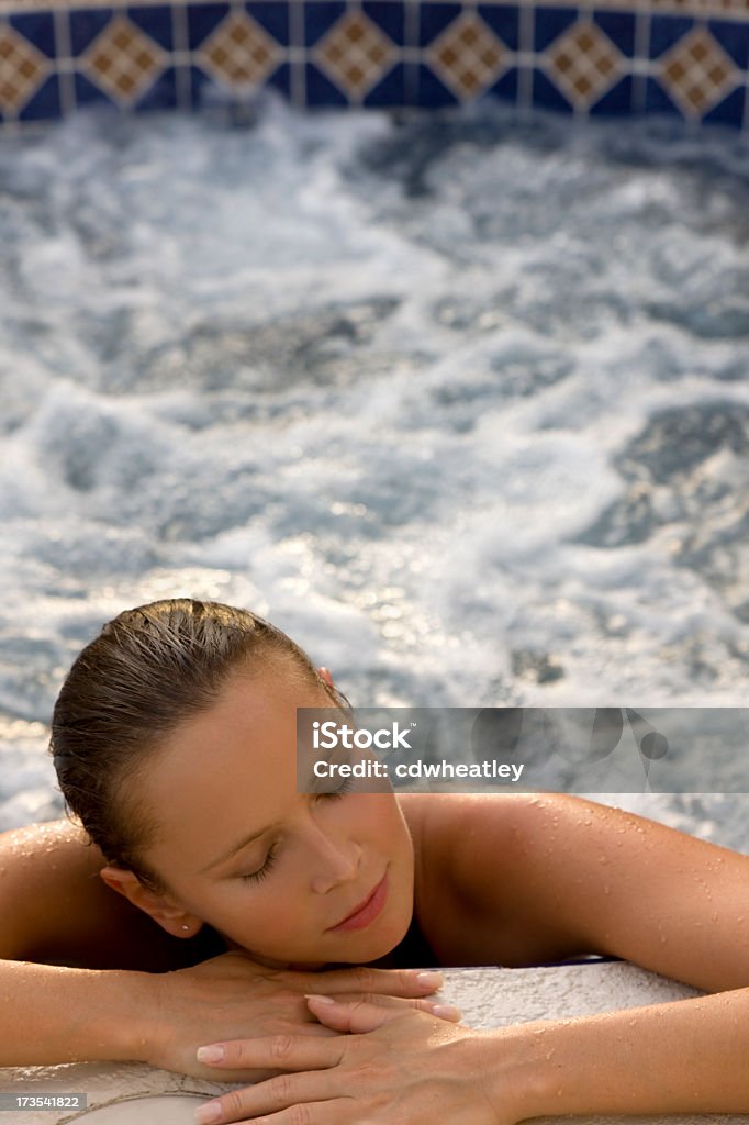 Relajación del spa - Foto de stock de Bañera caliente libre de derechos