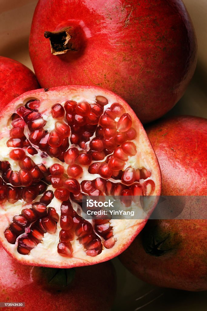 Granatapfel, eine gesunde frische tropische roten Früchten Pflanzensamen Nahaufnahme der Speisen - Lizenzfrei Granatapfel Stock-Foto