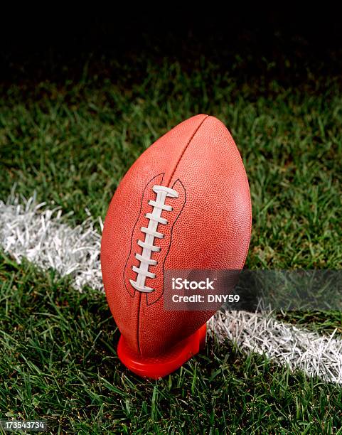 Kickoff Zeit 2 Stockfoto und mehr Bilder von Amerikanischer Football - Amerikanischer Football, Football - Spielball, Golftee