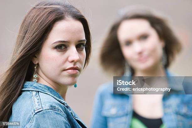 Weibliche Studenten Stockfoto und mehr Bilder von Akademisches Lernen - Akademisches Lernen, Attraktive Frau, Auge