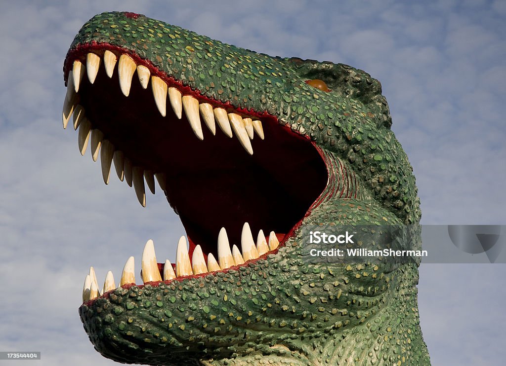 Diente Afilado Tiranosaurio Dinosaurio Foto de stock y más banco de  imágenes de Alto - Descripción física - Alto - Descripción física, Amarillo  - Color, Animal extinto - iStock