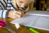 wissenschaft-experimentieren-schule-hausaufgaben.jpg?b=1&s=170x170&k=20&c=kGmfGh_ndoeX9EAxxXRbTzP17WkrxUauzkOmPn1Cmik=
