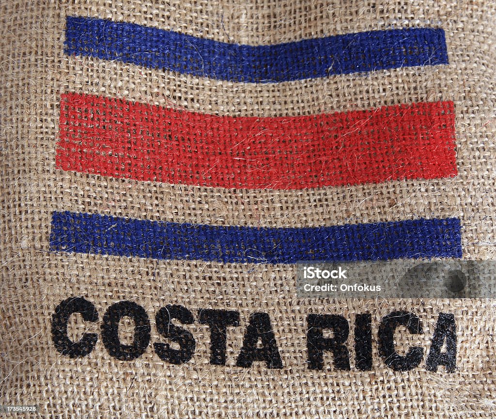 Teinté Drapeau du Costa Rica sur un sac de jute. - Photo de Toile de jute libre de droits