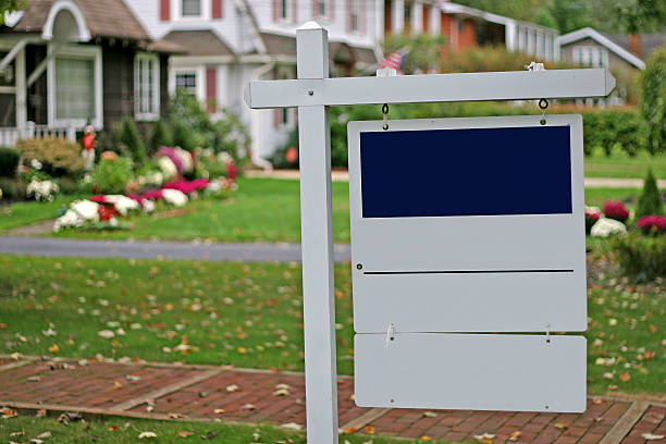 istock Blank Real Estate Sign 173546085