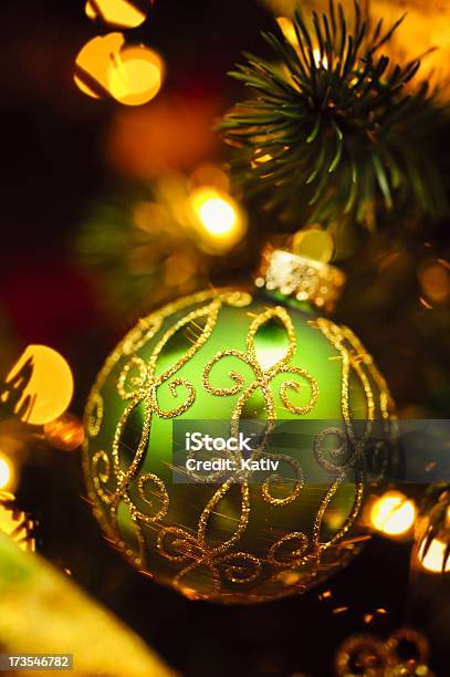 Ornamentos De Natal - Fotografias de stock e mais imagens de Amarelo - Amarelo, Artigo de Decoração, Bola de Árvore de Natal