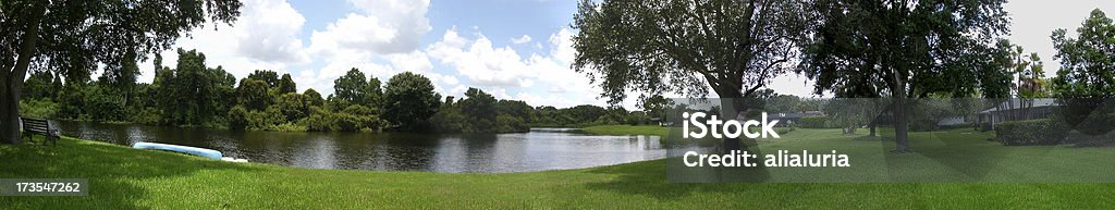Lakeside casa a Tampa - Foto stock royalty-free di Giardino domestico