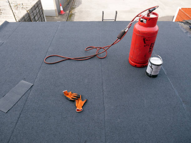 istock Flat roof renovation almost finished 1735490594