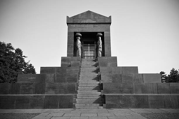 istock Tomb of the Unknown Soldier 173549408