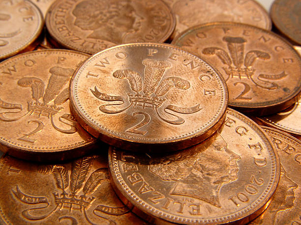 moedas - 2 pence - british currency coin two pence coin british coin imagens e fotografias de stock