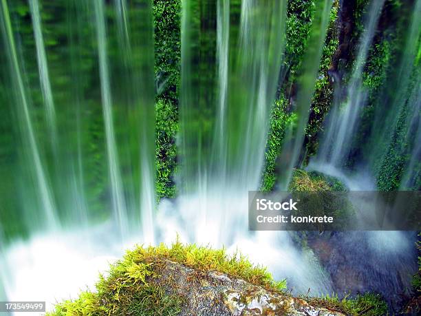 Cascata - Fotografias de stock e mais imagens de Cair - Cair, Cascata, Corrente - Água corrente