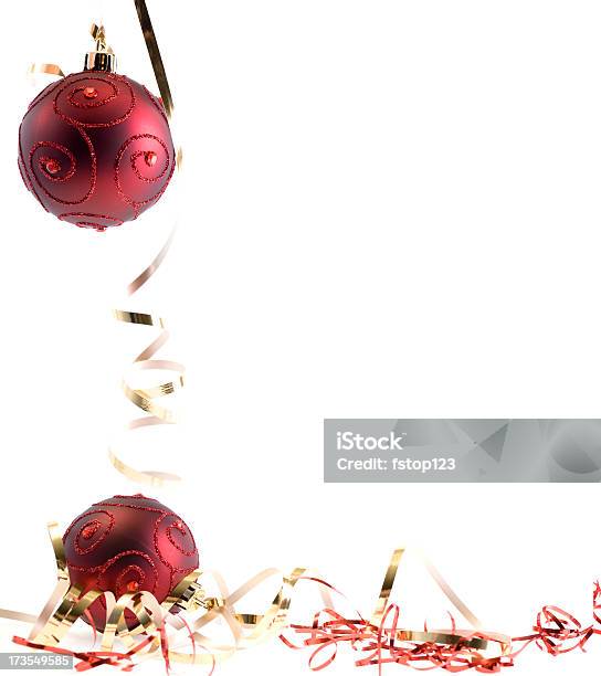 赤のクリスマスの装飾品を飾りますボーダーフレームやコーナーます白で分離 - お祝いのストックフォトや画像を多数ご用意 - お祝い, ちょう結び, まぶしい