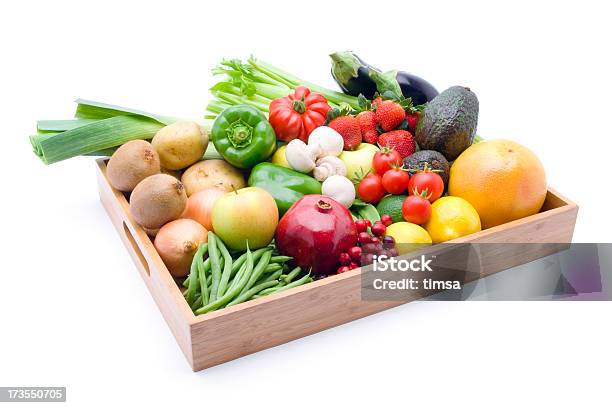 Vegetariana Combinación Con Trazado De Recorte Foto de stock y más banco de imágenes de Bandeja - Bandeja, Bandeja para servir, Blanco - Color