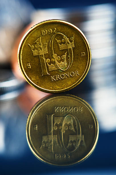 スウェーデンの通貨 - tio krona ストックフォトと画像