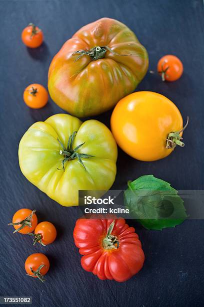 Foto de Tomates Heirloom e mais fotos de stock de Amarelo - Amarelo, Comida, Comida e bebida