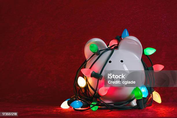 Boże Narodzenie Światła Neurofibrylarne - zdjęcia stockowe i więcej obrazów Boże Narodzenie - Boże Narodzenie, Świnka skarbonka, Oszczędności