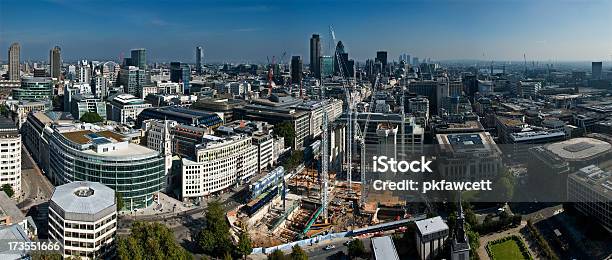 Foto de Panorama Da Cidade e mais fotos de stock de 30 St Mary Axe - 30 St Mary Axe, Arranha-céu, Azul