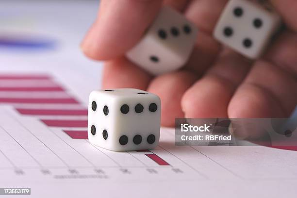 Riskantes Geschäft 1 Stockfoto und mehr Bilder von Lageplan - Lageplan, Menschen, Würfel - Glücksspiel