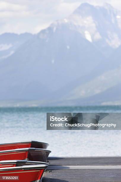 Причал Для Лодки Гора Летний Курорт — стоковые фотографии и другие картинки Lake McDonald - Montana - Lake McDonald - Montana, Берег озера, Береговая линия