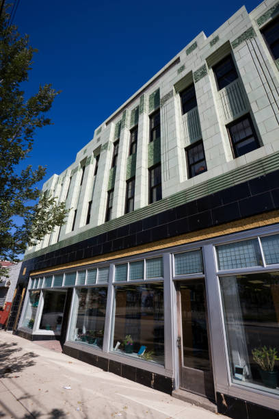 istock Art Deco Builing in Chicago 173553284