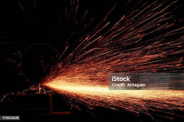 Sparks - Fotografie stock e altre immagini di Acciaio - Acciaio, Attrezzatura, Calore - Concetto