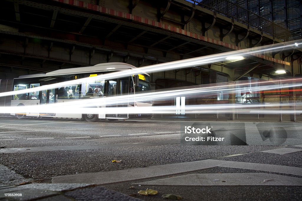 Autobús y alta velocidad - Foto de stock de Hamburgo - Alemania libre de derechos