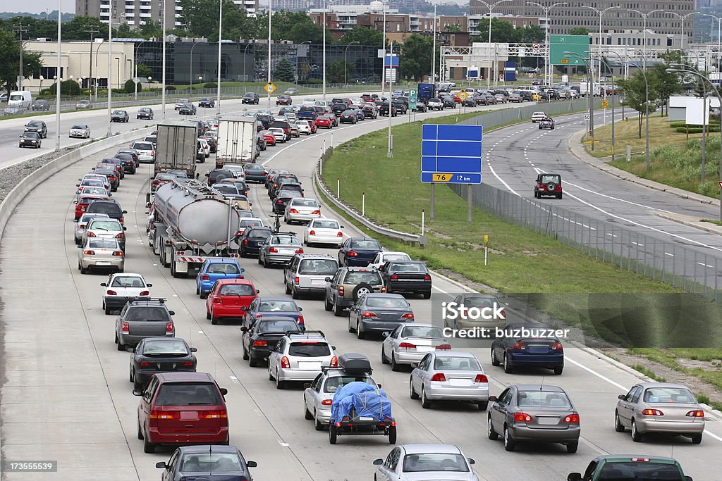 Montreal urbano tráfico de autopista contratuerca - Foto de stock de Tráfico libre de derechos