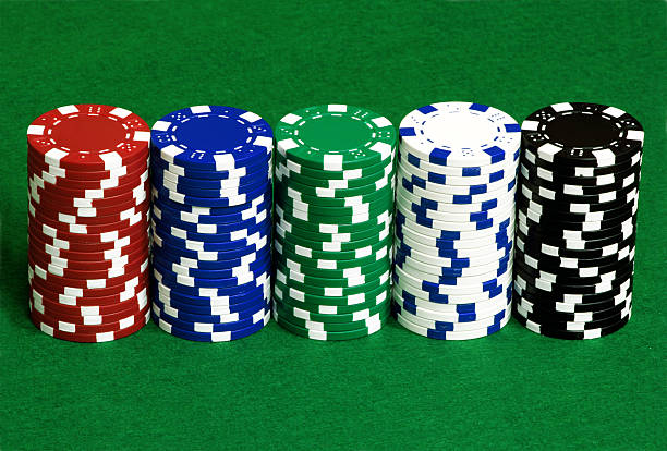 poker- 5 kolory wiórów - number 20 red green blue zdjęcia i obrazy z banku zdjęć