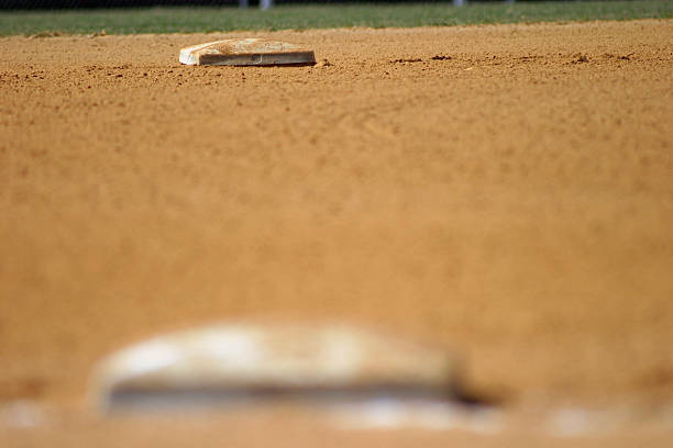 campo de basebol - home base base plate baseball umpire - fotografias e filmes do acervo