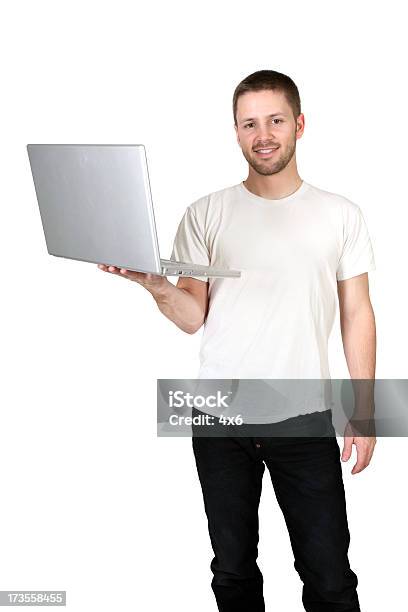 Homem Feliz Com O Computador Portátil - Fotografias de stock e mais imagens de 20-24 Anos - 20-24 Anos, 20-29 Anos, Adulto