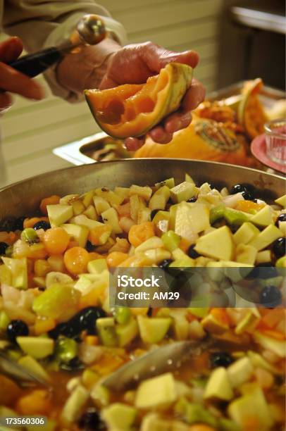 Ensalada De Frutas Foto de stock y más banco de imágenes de Bandeja - Bandeja, Celebración - Ocasión especial, Chef