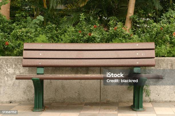 Banco De Foto de stock y más banco de imágenes de Banco del parque - Banco del parque, Sin personas, Aire libre