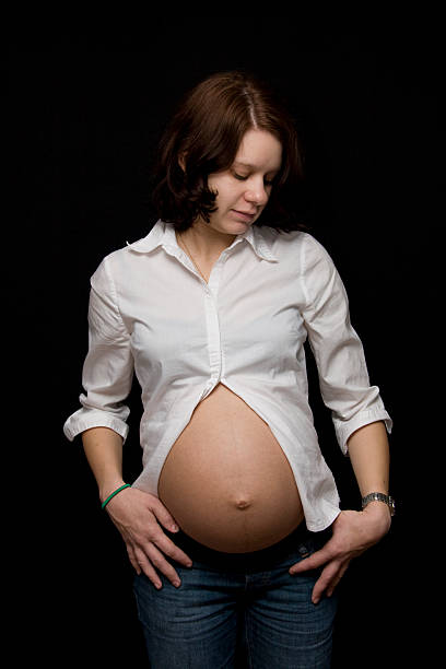 若い妊娠女性 - teenage pregnancy human pregnancy abdomen women ストックフォトと画像