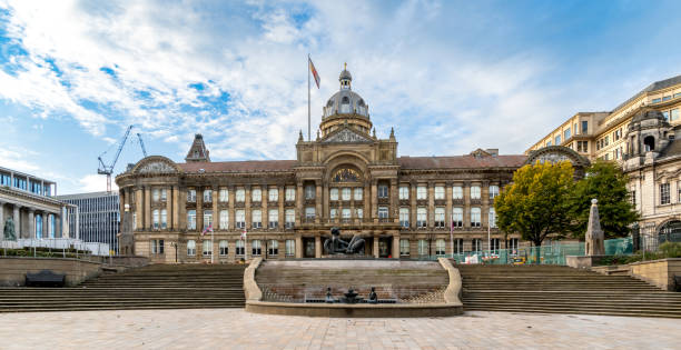 vista panorâmica da arquitetura antiga da the council house em victoria square, birmingham, reino unido - birmingham town hall uk city - fotografias e filmes do acervo