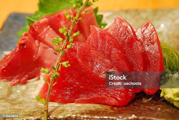 Succosa Sashimi - Fotografie stock e altre immagini di Cibi e bevande - Cibi e bevande, Cibo salato, Composizione orizzontale