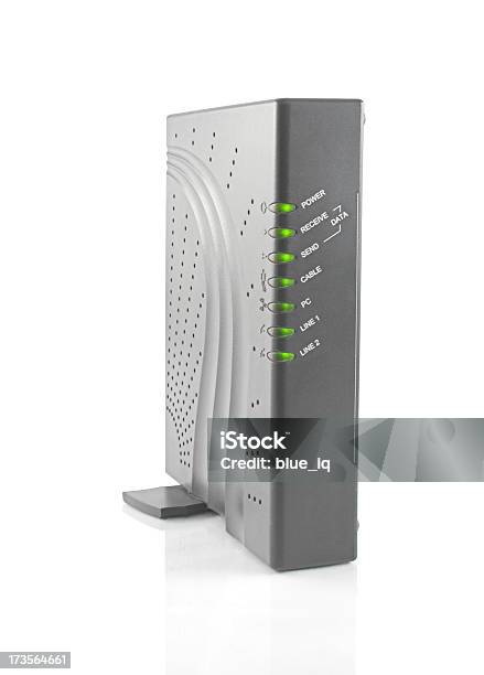 Foto de Modem A Cabo Em Posição Vertical e mais fotos de stock de Modem - Modem, Cabo, Internet