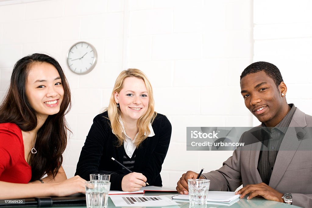 Reunión de negocios - Foto de stock de 20 a 29 años libre de derechos