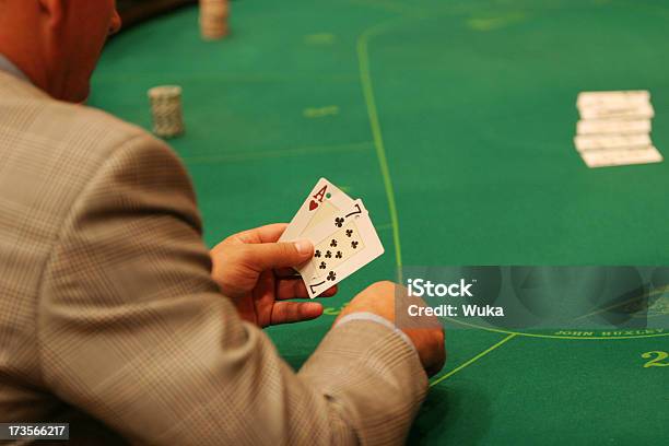Im Casino Stockfoto und mehr Bilder von Poker - Poker, Tisch, Freizeitspiel