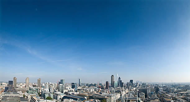 innenstadt von london - london england canary wharf skyline cityscape stock-fotos und bilder