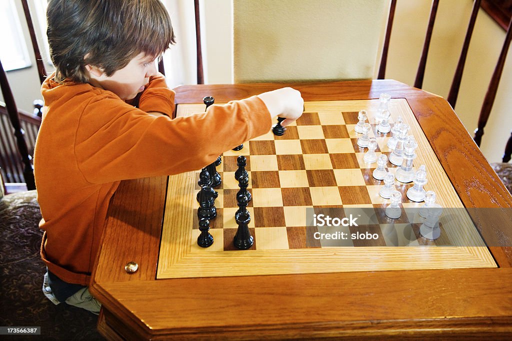 Um jogo de xadrez - Foto de stock de Aluno de Jardim de Infância royalty-free