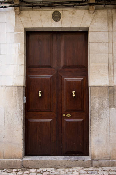istock Wooden door 173566424