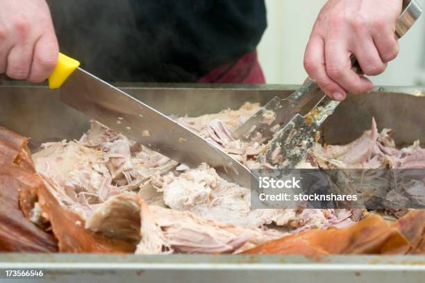 Tallar El Hog Foto de stock y más banco de imágenes de Alimento - Alimento, Alimentos cocinados, Asado - Alimento cocinado