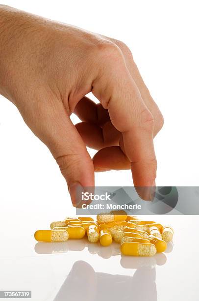 Foto de Tomando Remédio e mais fotos de stock de Amarelo - Amarelo, Analgésico, Antibiotico
