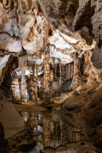 istock Grotte de Limousis, Limousis cave, Aude, Occitania 1735675690
