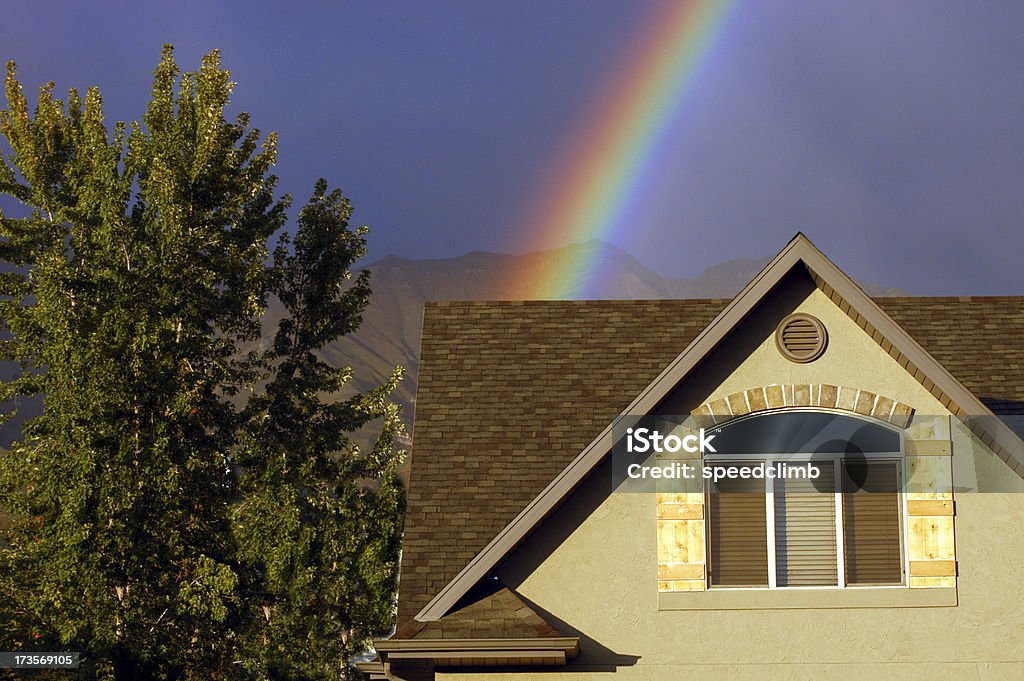 Vita alla fine di un arcobaleno - Foto stock royalty-free di Arcobaleno