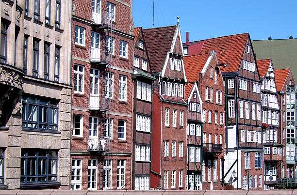 istock Hamburg old houses 173569112
