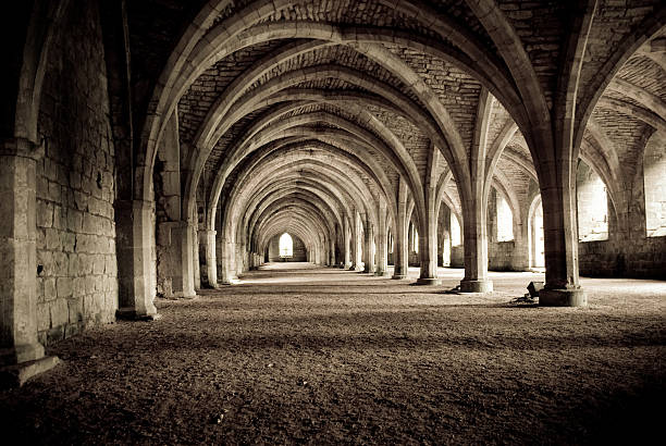abbey seminterrato-fine secolo 1100 - catacomb foto e immagini stock
