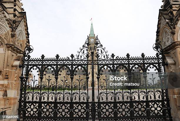 O Parlamento De Ottawa Canadá - Fotografias de stock e mais imagens de Canadá - Canadá, Edifício do Parlamento, Portão