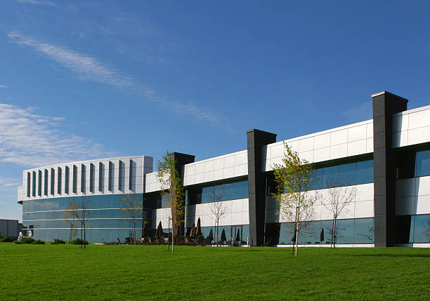 moderno edificio del centro de investigación - office park office building medical building industrial building fotografías e imágenes de stock