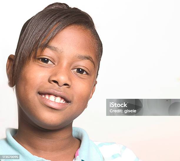 Junges Mädchen Stockfoto und mehr Bilder von Afrikanischer Abstammung - Afrikanischer Abstammung, Fotografie, Horizontal