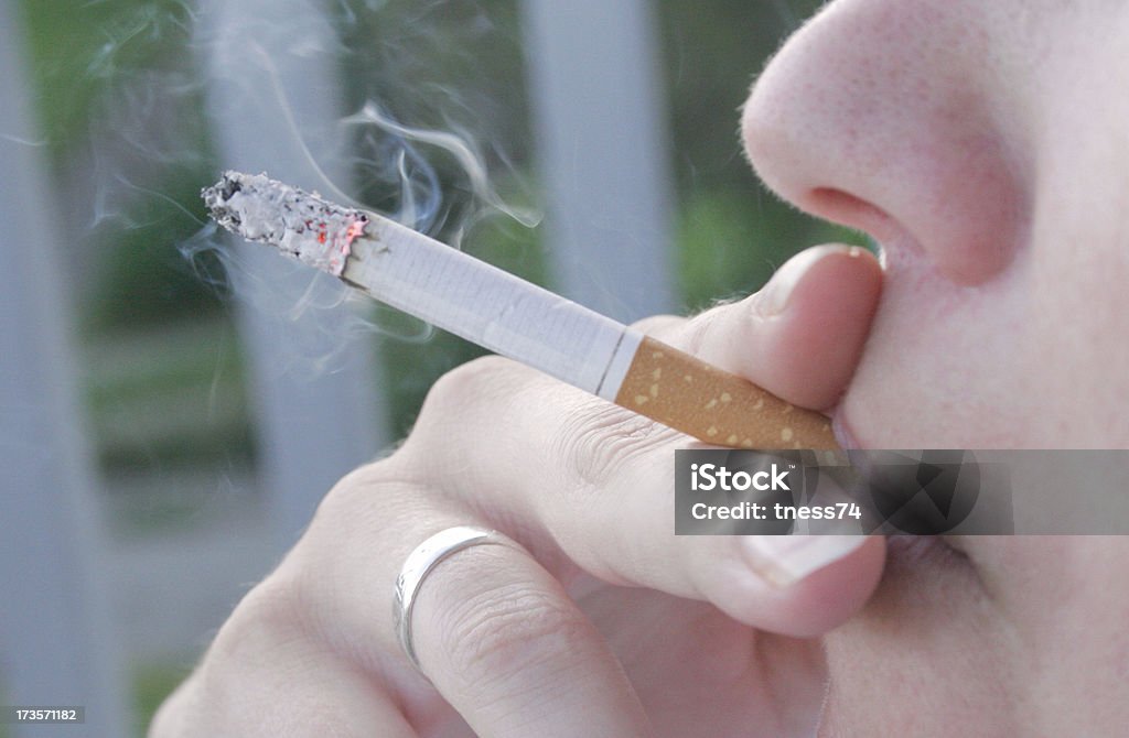 喫煙者 - ふわふわのロイヤリティフリーストックフォト